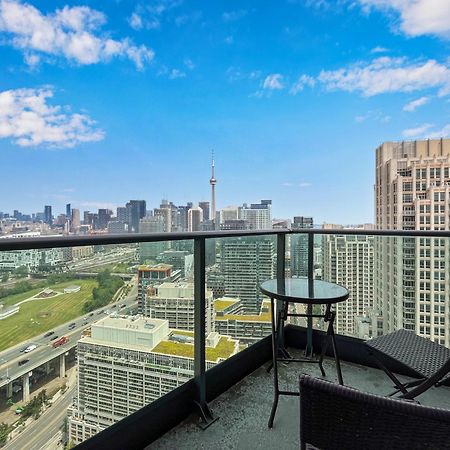 2 Bedroom Waterfront Condo Downtown W/ Free Parking トロント エクステリア 写真