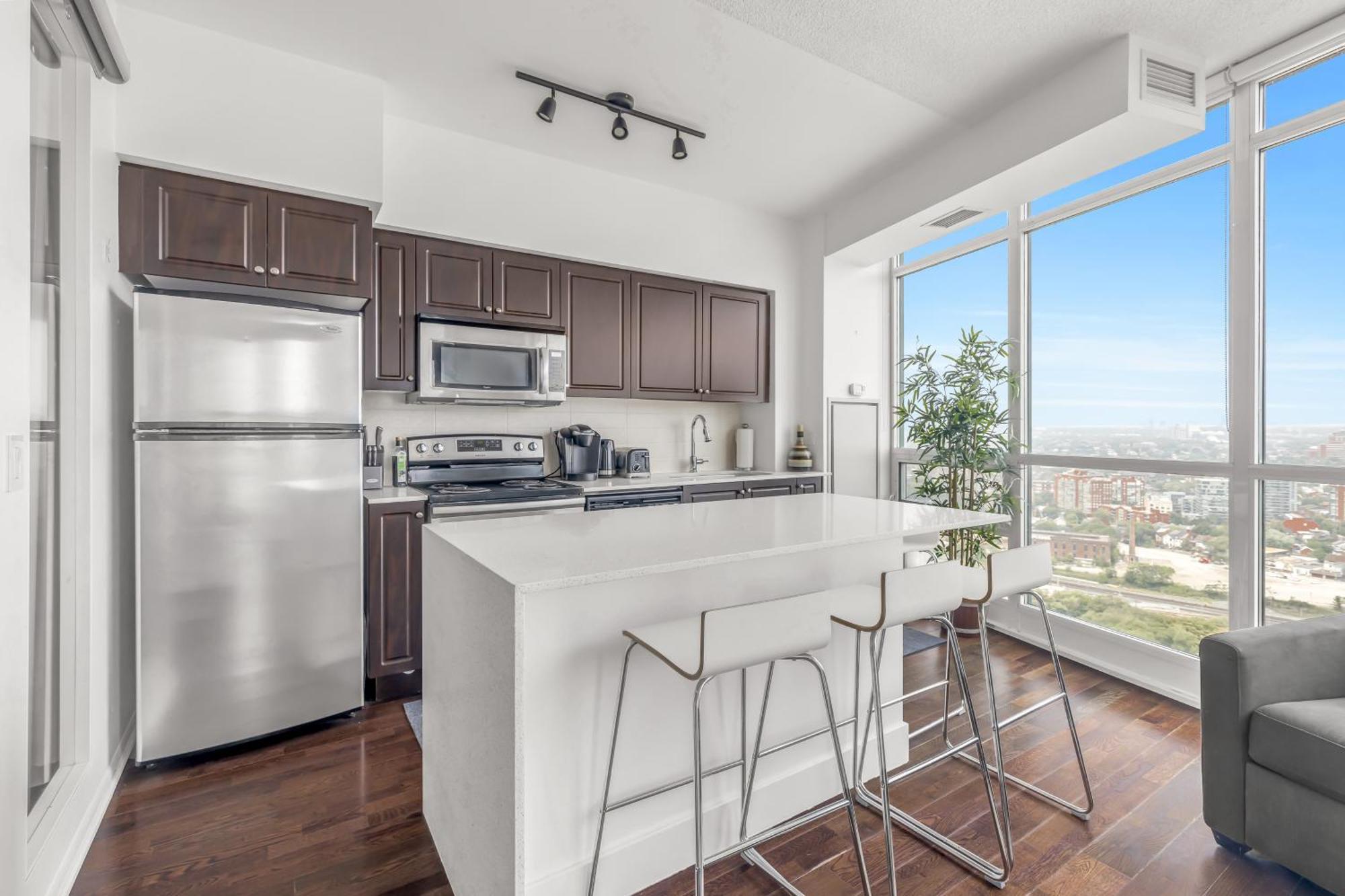 2 Bedroom Waterfront Condo Downtown W/ Free Parking トロント エクステリア 写真
