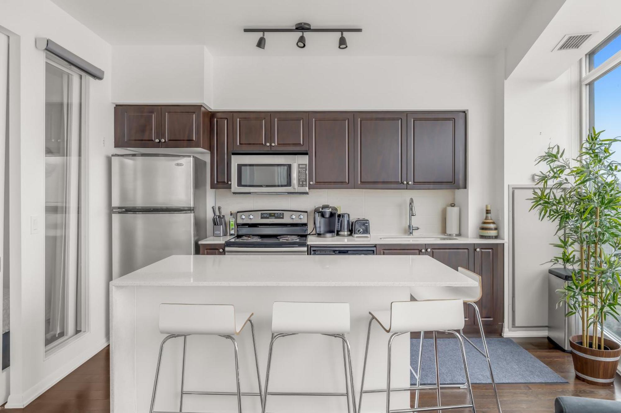 2 Bedroom Waterfront Condo Downtown W/ Free Parking トロント エクステリア 写真
