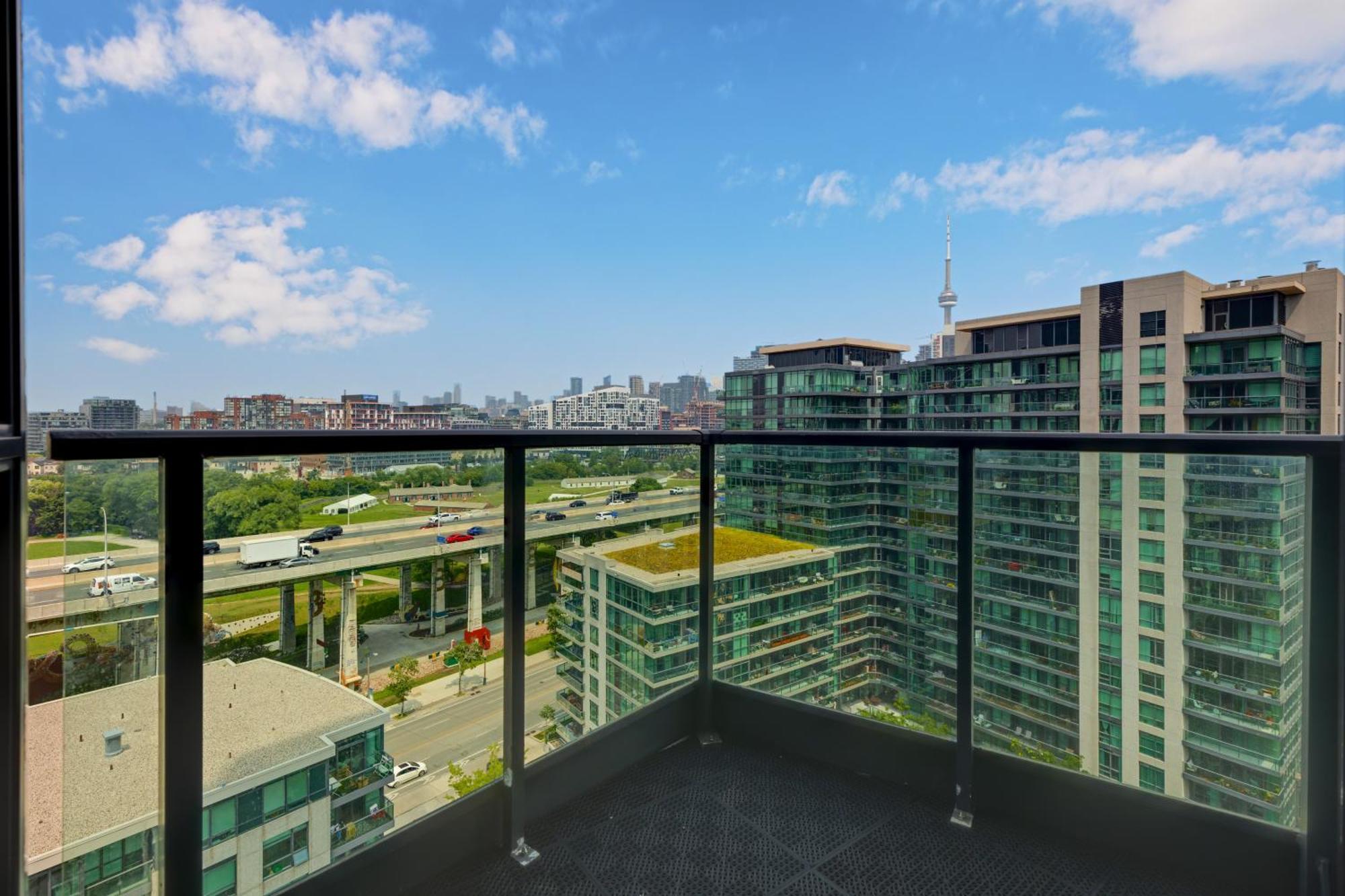 2 Bedroom Waterfront Condo Downtown W/ Free Parking トロント エクステリア 写真