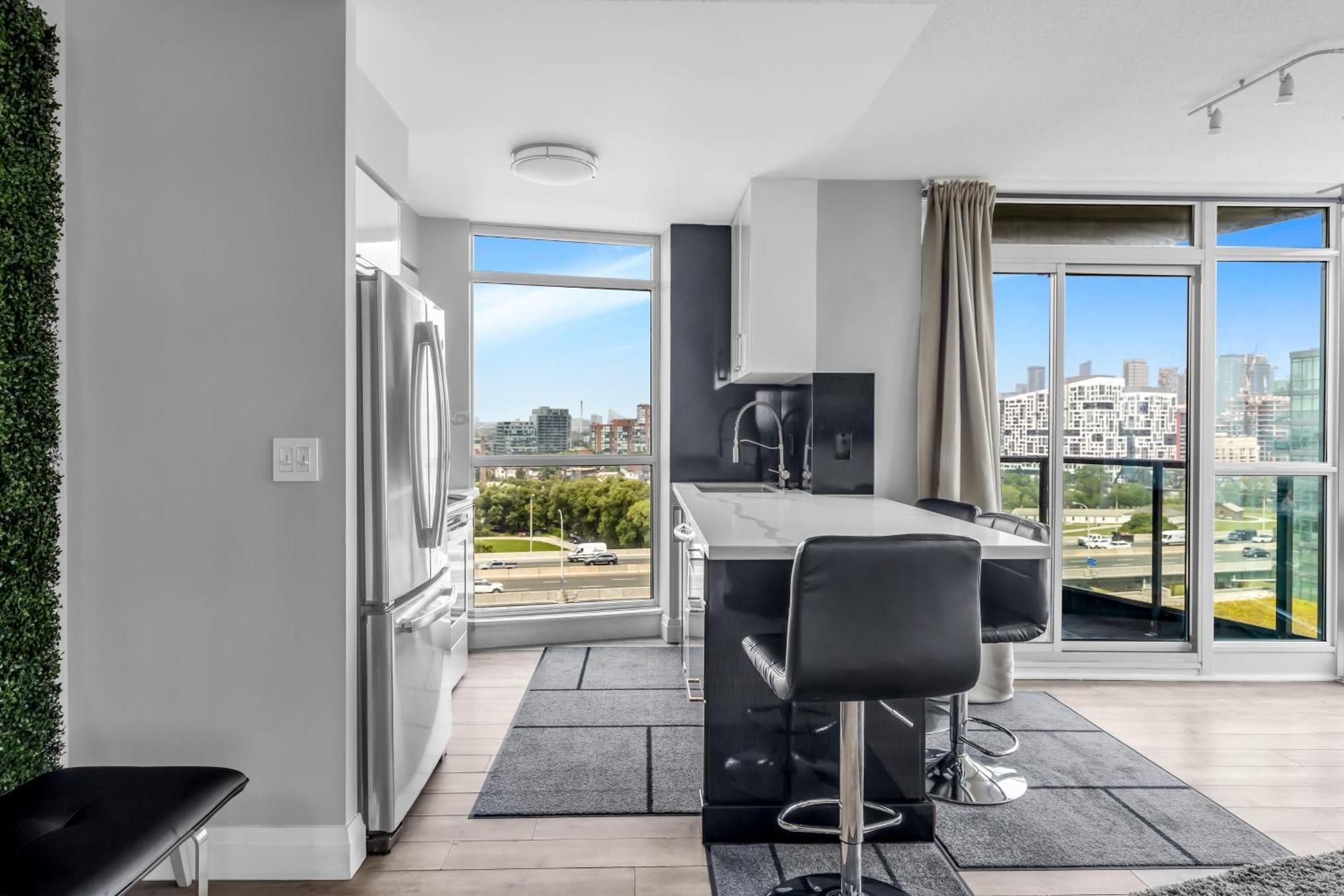 2 Bedroom Waterfront Condo Downtown W/ Free Parking トロント エクステリア 写真